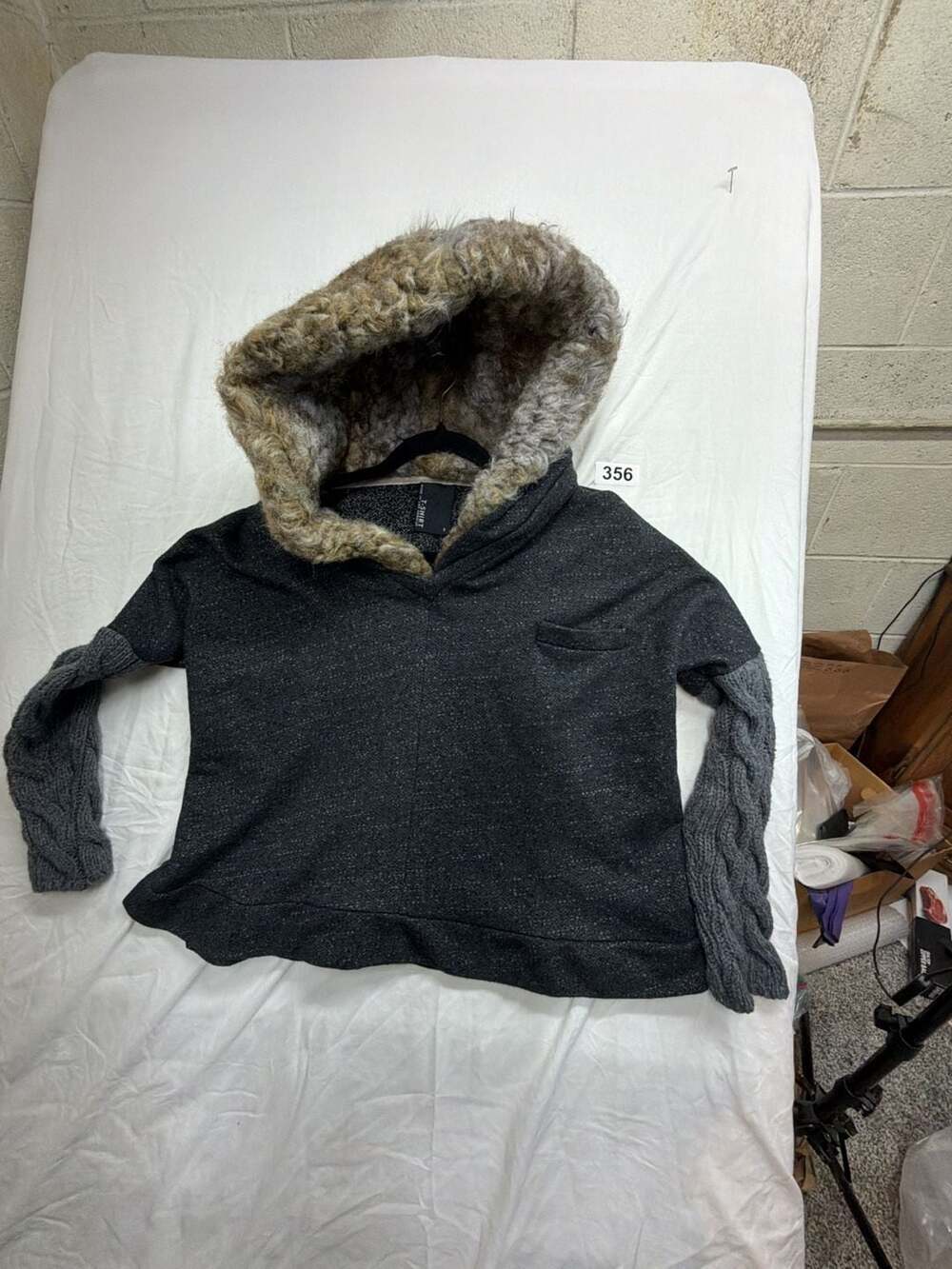 Dolan T-Shirt Womens S Faux Fur Lined Hooded Sweatshirt Gray Cable Knit Sleeves